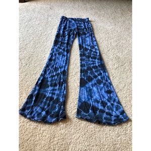 Blue tye dye yoga pants